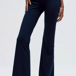 Lululemon Groove Nulu Super High Rise Flared Pant, Navy Sz 10